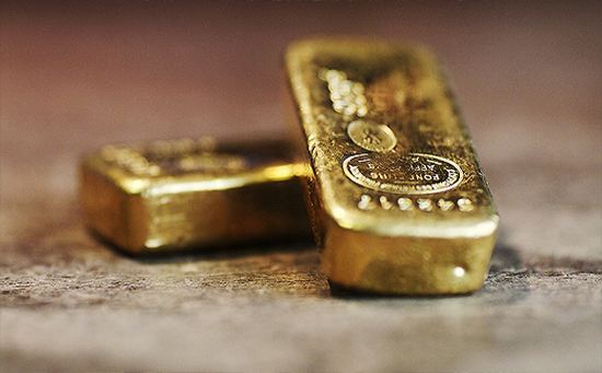 黄金交易平台：本交易日现货黄金日内维持震荡走势