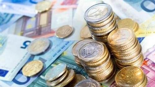 ava爱华官网：美元指数短线跳水 现货黄金大幅攀升近35美元